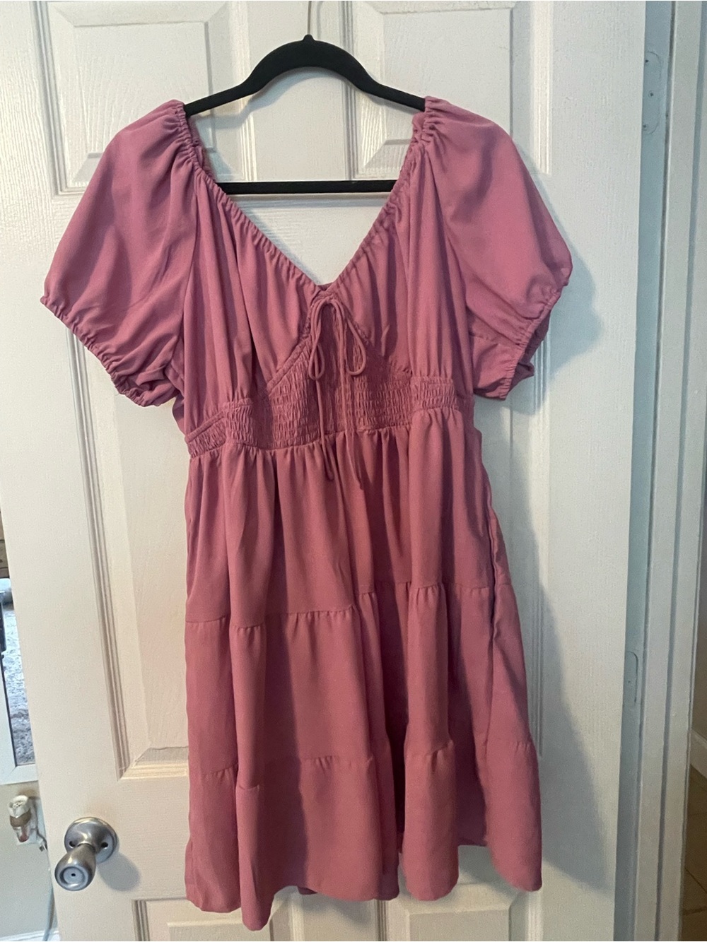 ARULA Dusty Rose Puff-Sleeve Tiered Midi Dress